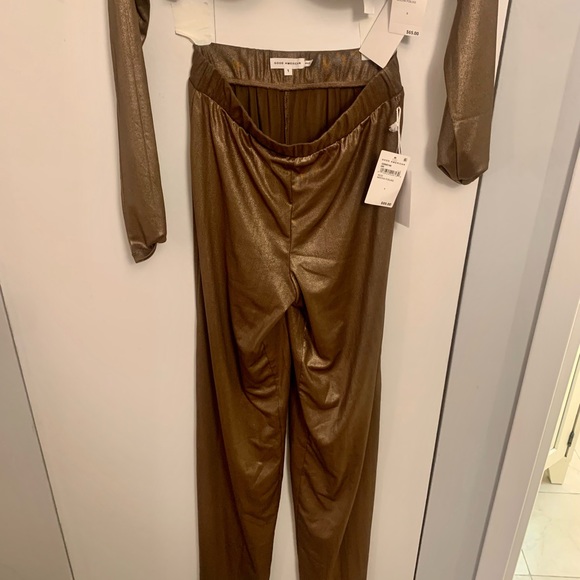 Good American mocha foil crop top with underwire and matching mocha foil pants - Picture 6 of 7